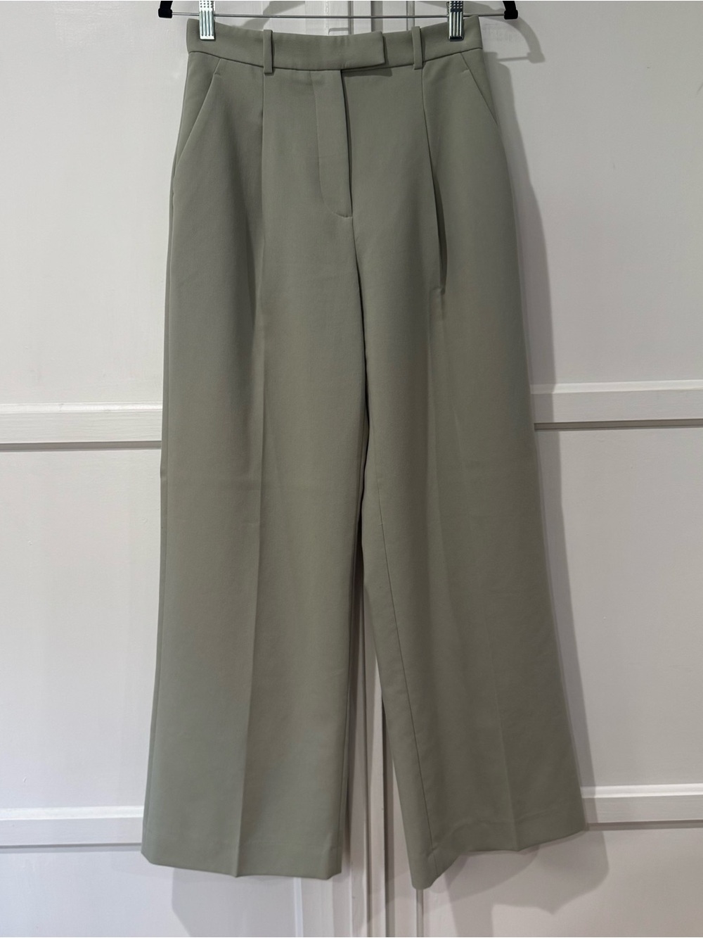 A&F curve love Harper sage green trousers 2L